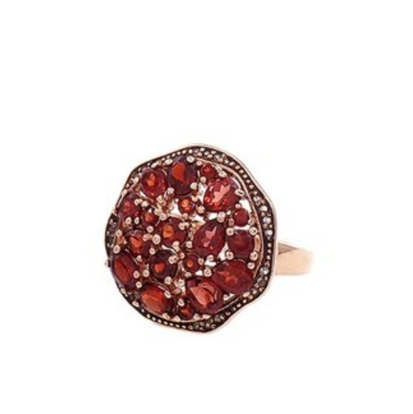 Savvy Cie Jewelry - Garnet and 18K rose gold cluster ring